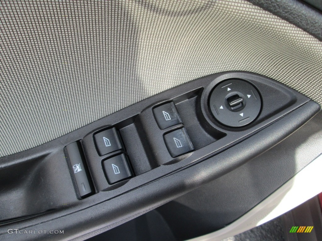 2014 Focus SE Sedan - Ruby Red / Medium Light Stone photo #15