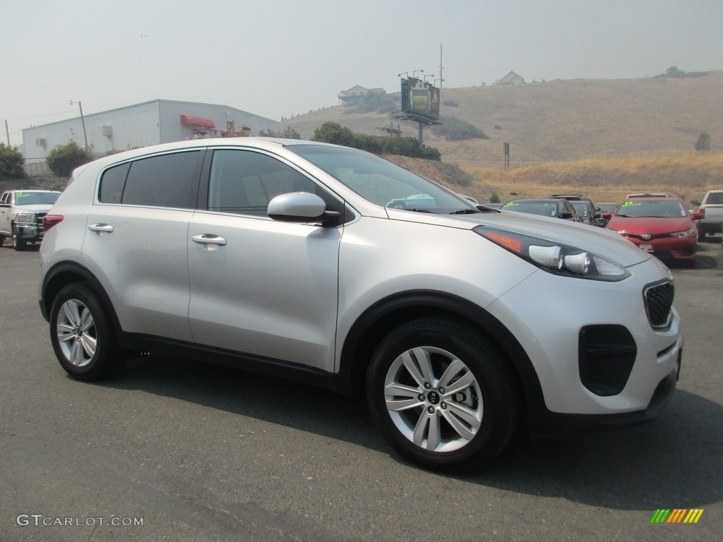 Sparkling Silver 2018 Kia Sportage LX Exterior Photo #128654392