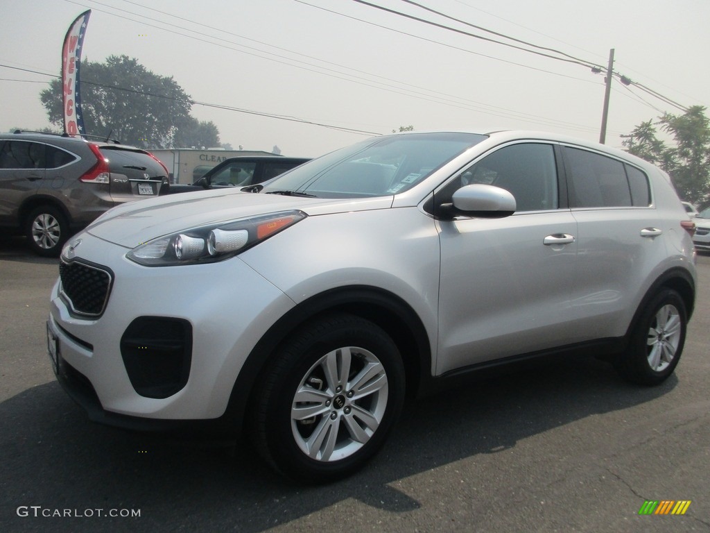 Sparkling Silver 2018 Kia Sportage LX Exterior Photo #128654434