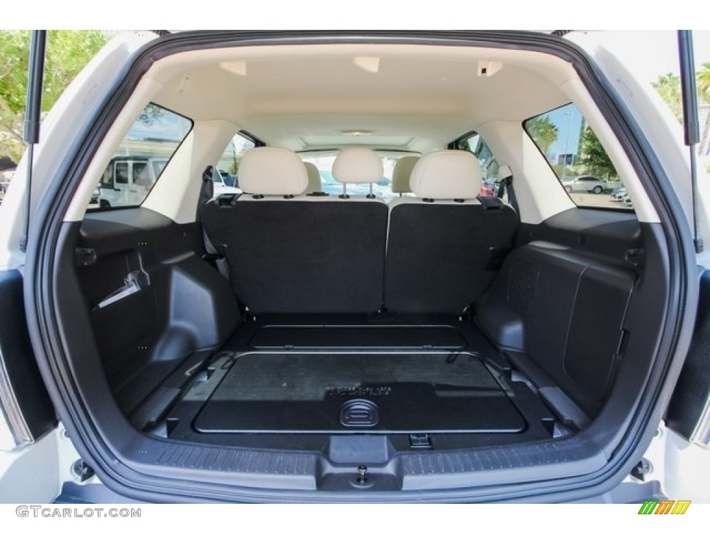2009 Mariner Premier V6 - White Suede / Cashmere Leather/Charcoal Black photo #22