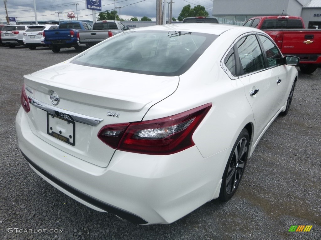 2018 Altima 2.5 SR - Pearl White / Charcoal photo #4