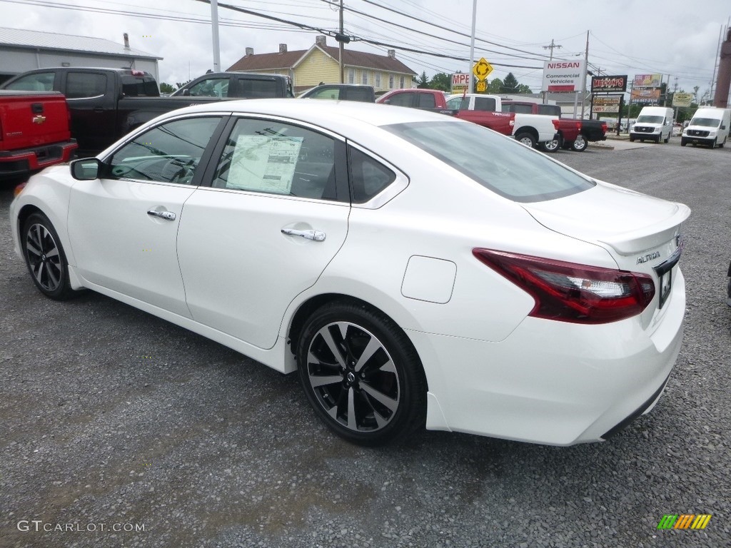 2018 Altima 2.5 SR - Pearl White / Charcoal photo #6
