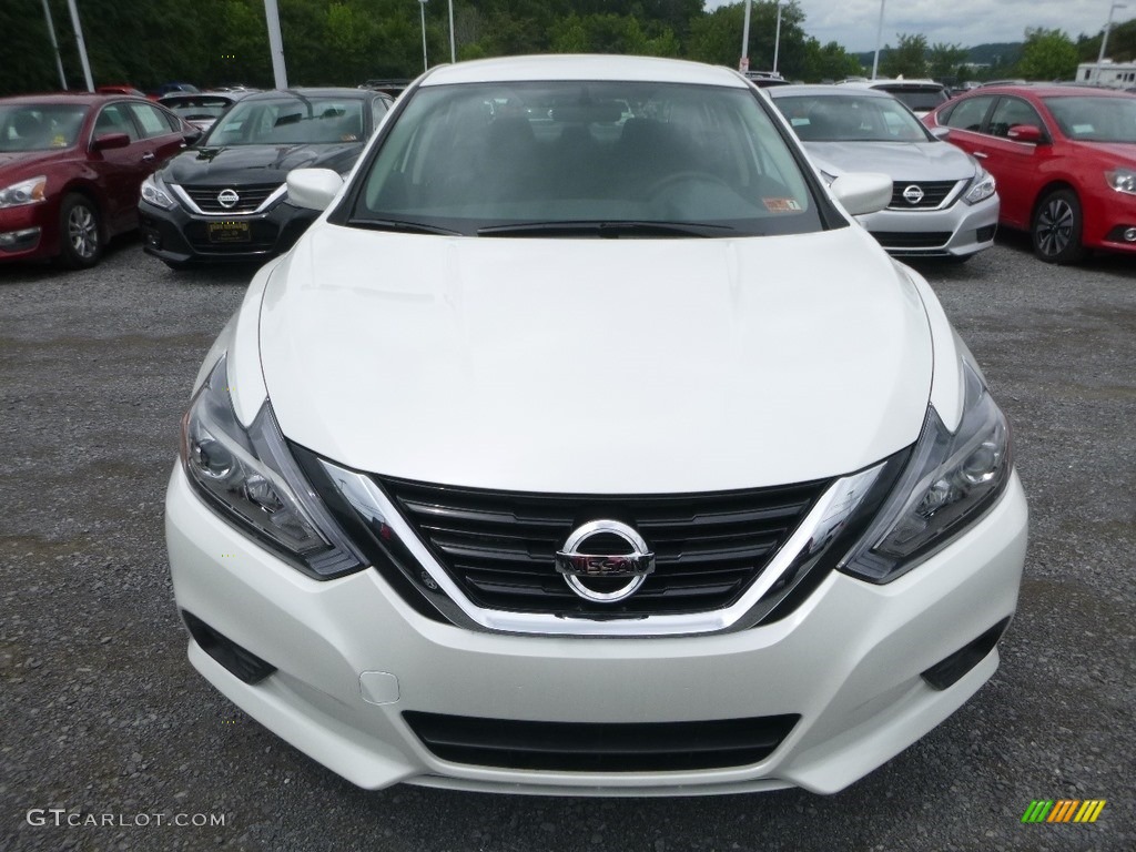 2018 Altima 2.5 SR - Pearl White / Charcoal photo #9