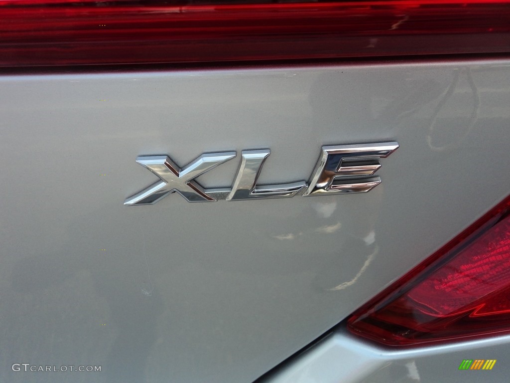 2014 Camry XLE - Classic Silver Metallic / Ash photo #28