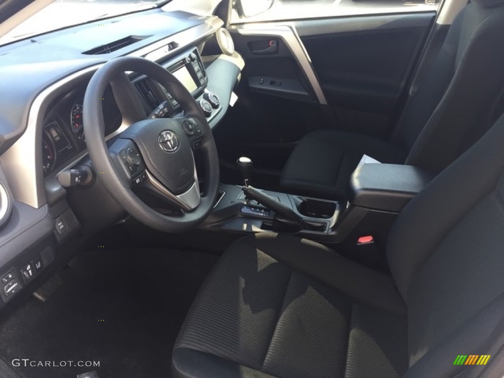 2018 RAV4 LE - Silver Sky Metallic / Black photo #9