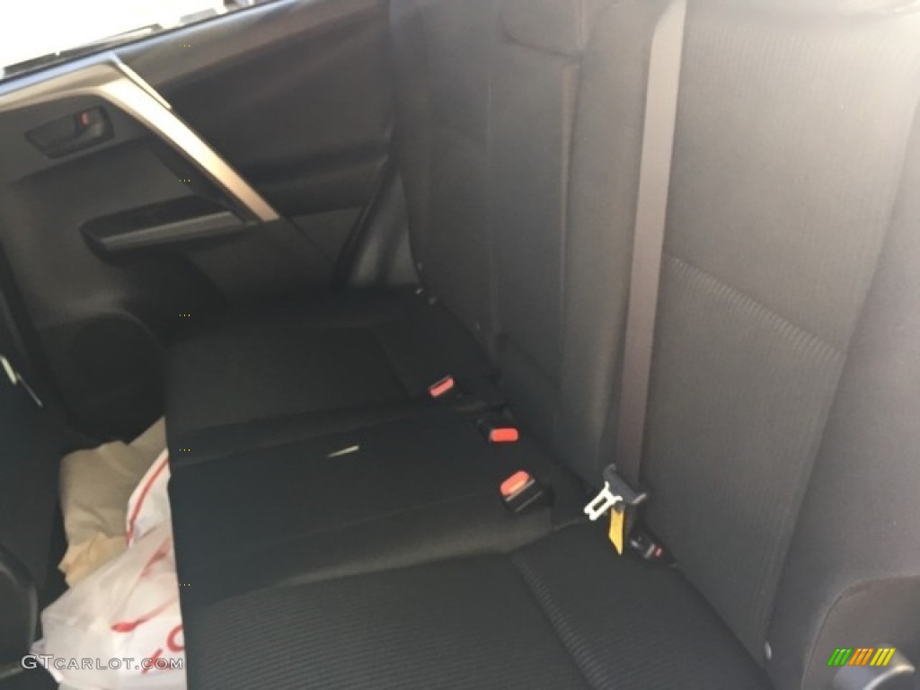 2018 RAV4 LE - Silver Sky Metallic / Black photo #11