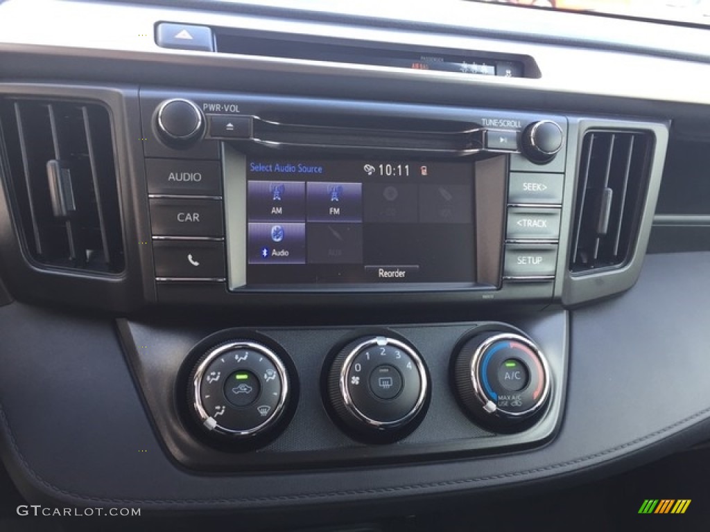 2018 RAV4 LE - Silver Sky Metallic / Black photo #15