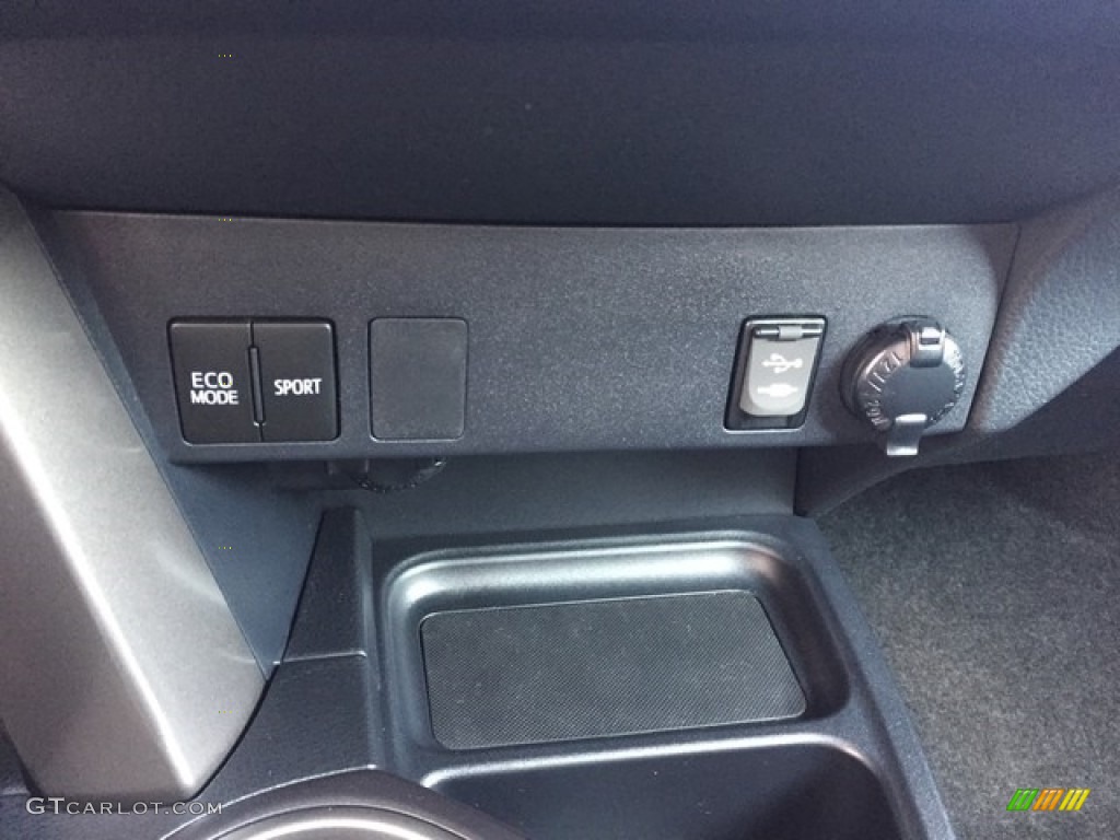 2018 RAV4 LE - Silver Sky Metallic / Black photo #18
