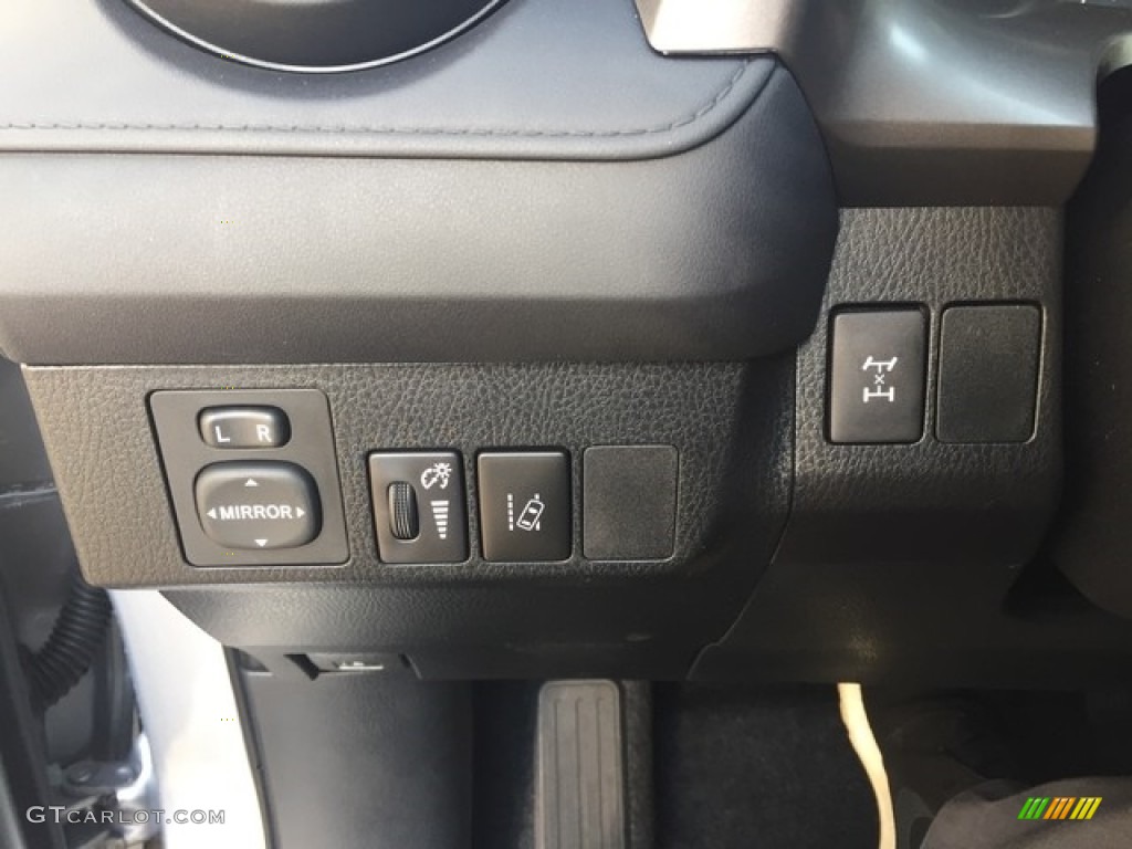 2018 RAV4 LE - Silver Sky Metallic / Black photo #20