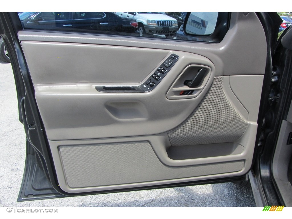 2003 Grand Cherokee Laredo - Brilliant Black / Dark Slate Gray photo #9