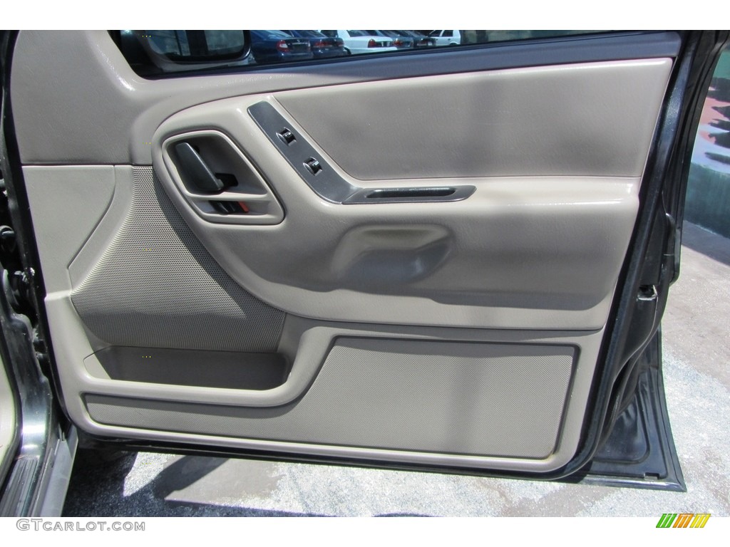 2003 Grand Cherokee Laredo - Brilliant Black / Dark Slate Gray photo #17