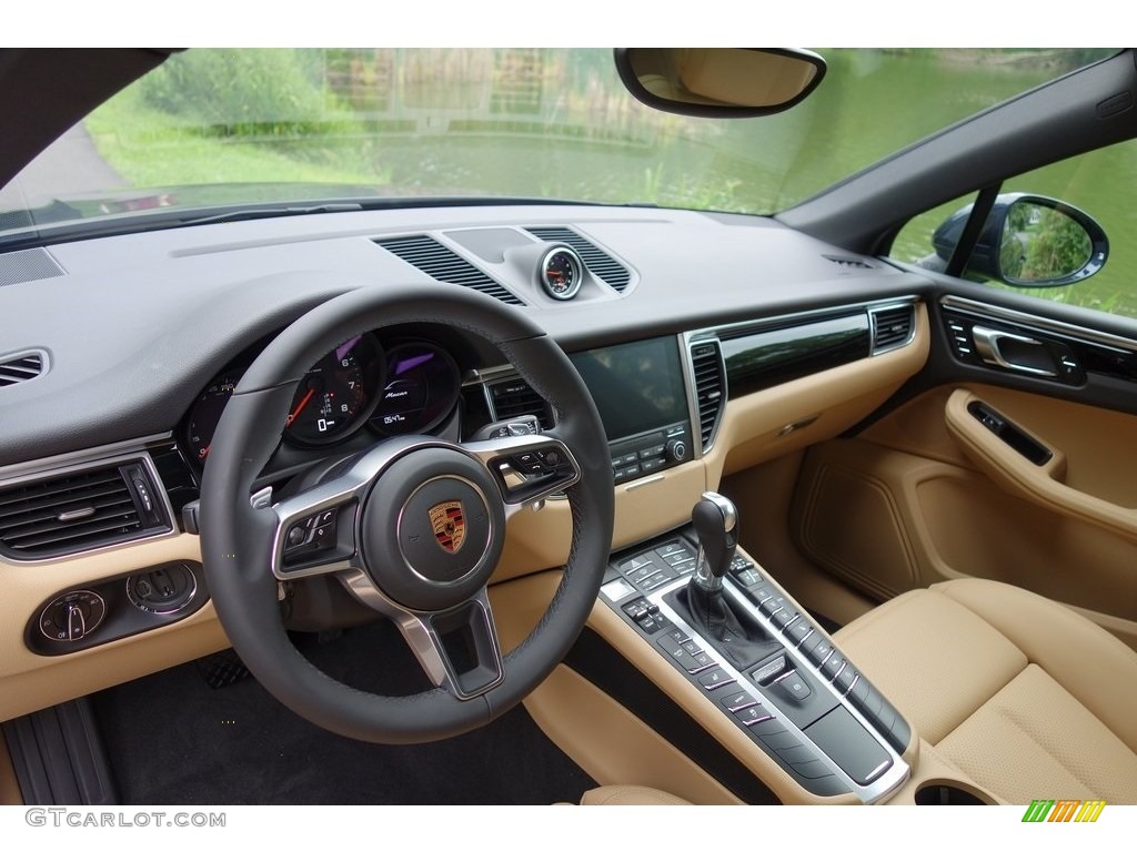 2018 Macan  - Night Blue Metallic / Black/Luxor Beige photo #10