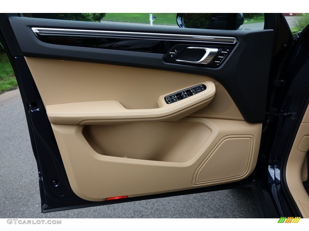 2018 Macan  - Night Blue Metallic / Black/Luxor Beige photo #11