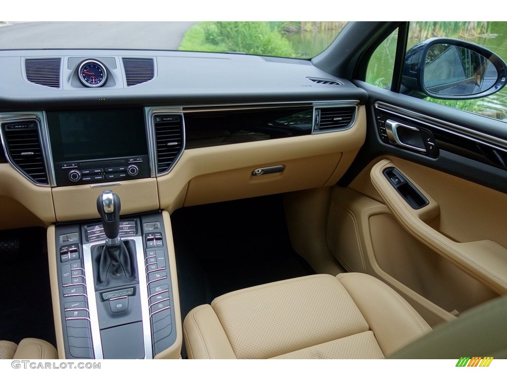 2018 Macan  - Night Blue Metallic / Black/Luxor Beige photo #15