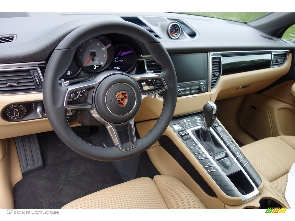 2018 Porsche Macan S Black/Luxor Beige Dashboard Photo #128670043