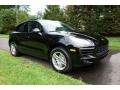 Black - Macan  Photo No. 1