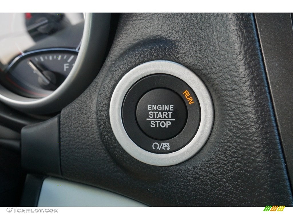 2018 Journey SE - Vice White / Black photo #7