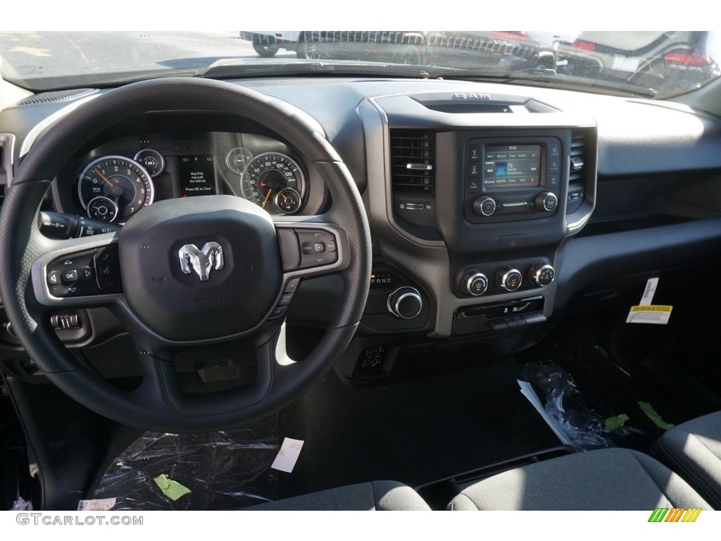 2019 1500 Tradesman Crew Cab - Diamond Black Crystal Pearl / Black photo #5