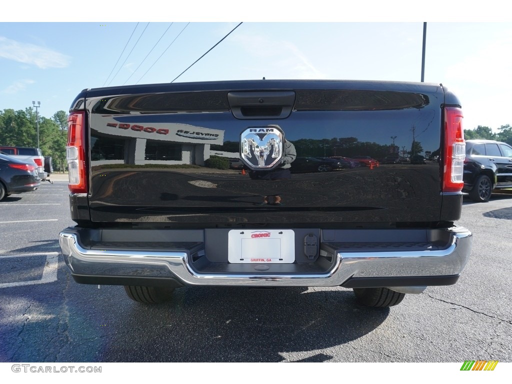 2019 1500 Tradesman Crew Cab - Diamond Black Crystal Pearl / Black photo #13