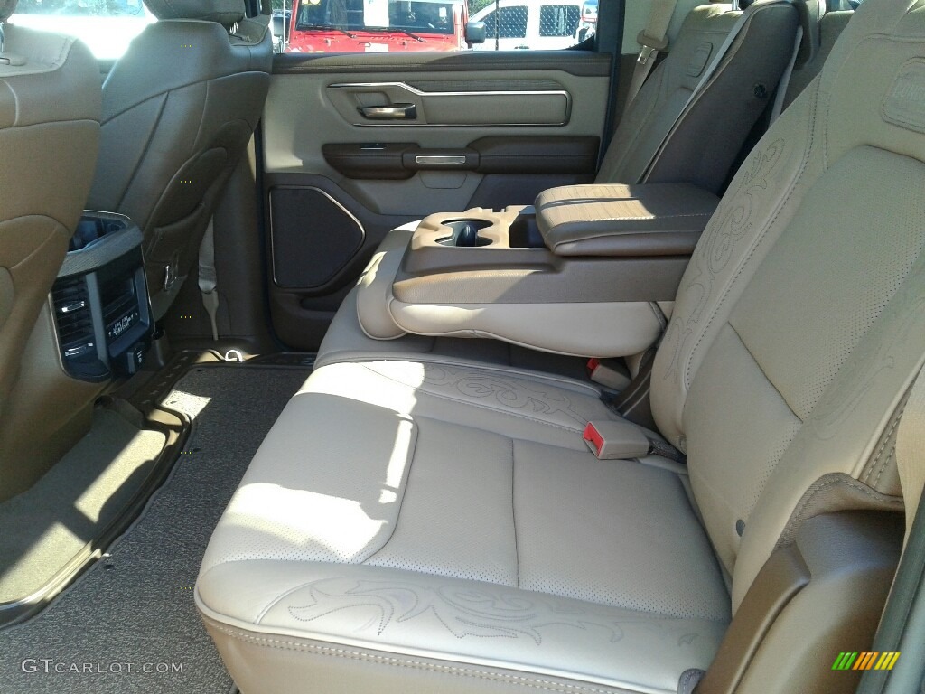 2019 1500 Long Horn Crew Cab 4x4 - Rugged Brown Pearl / Mountain Brown/Light Frost Beige photo #10