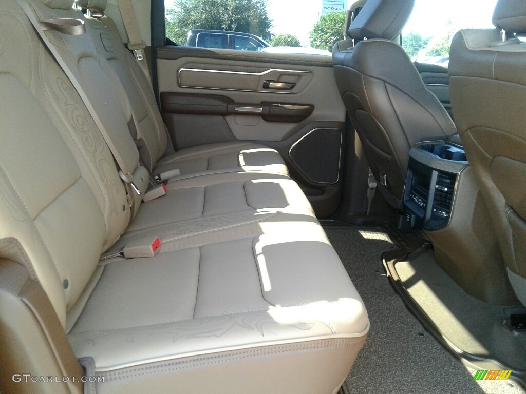 2019 1500 Long Horn Crew Cab 4x4 - Rugged Brown Pearl / Mountain Brown/Light Frost Beige photo #11