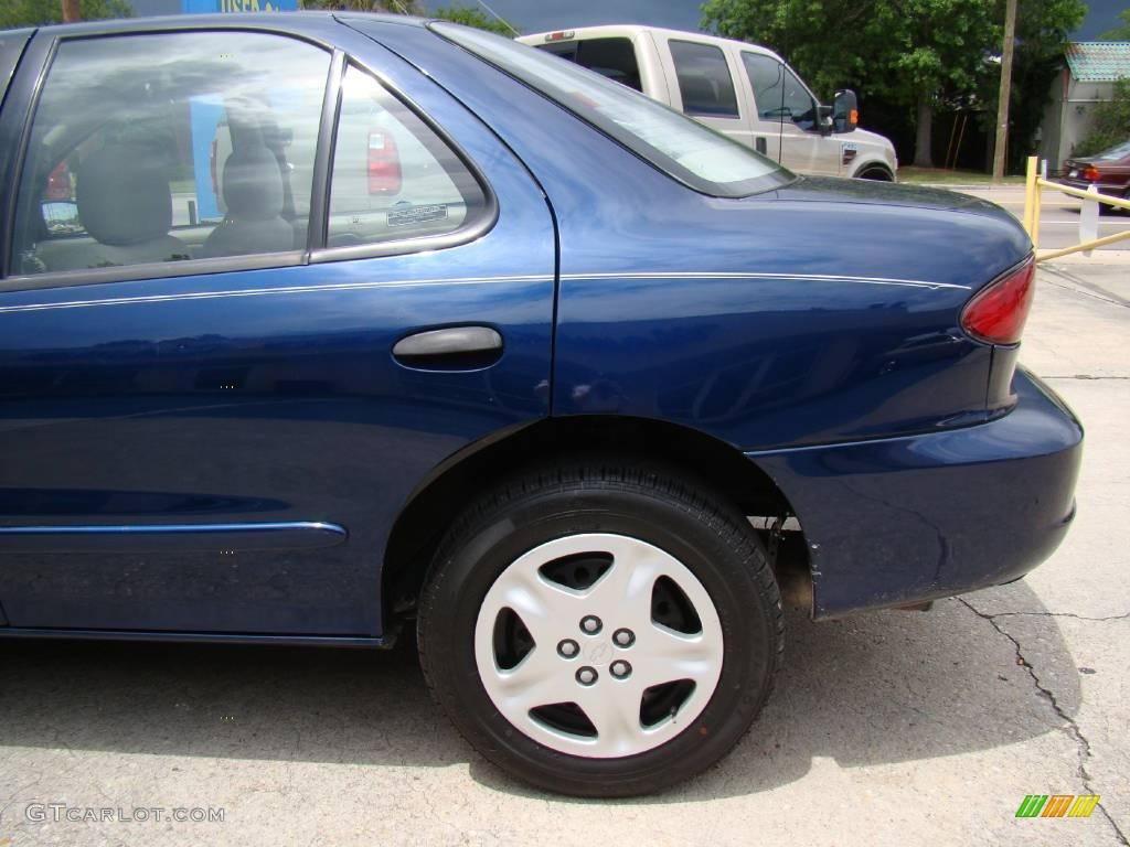 2001 Cavalier LS Sedan - Indigo Blue Metallic / Neutral photo #22