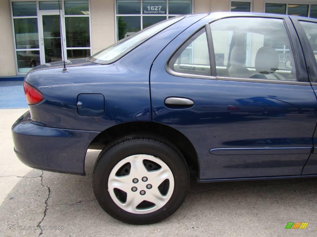 2001 Cavalier LS Sedan - Indigo Blue Metallic / Neutral photo #23