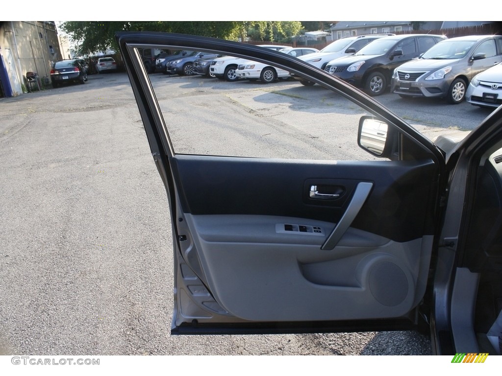 2011 Rogue SV AWD - Gotham Gray Metallic / Gray photo #17