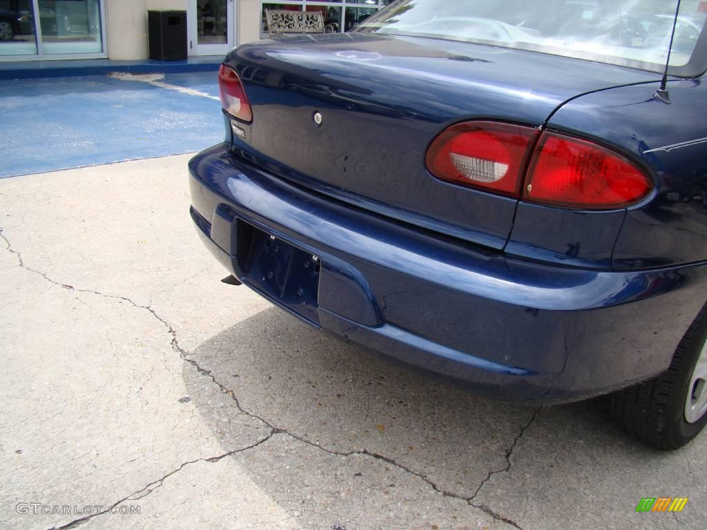 2001 Cavalier LS Sedan - Indigo Blue Metallic / Neutral photo #25