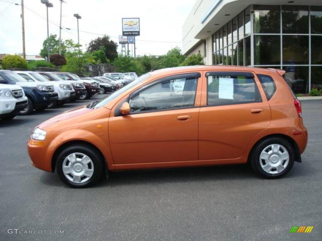 2004 Aveo LS Hatchback - Spicy Orange / Gray photo #2