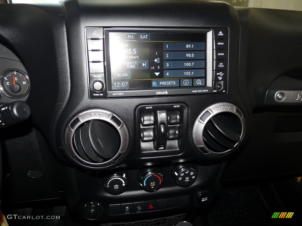 2015 Wrangler Unlimited Sport 4x4 - Baja Yellow / Black photo #12