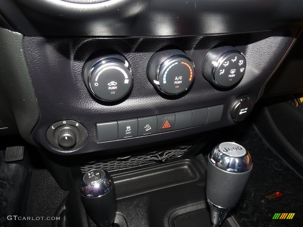 2015 Wrangler Unlimited Sport 4x4 - Baja Yellow / Black photo #15