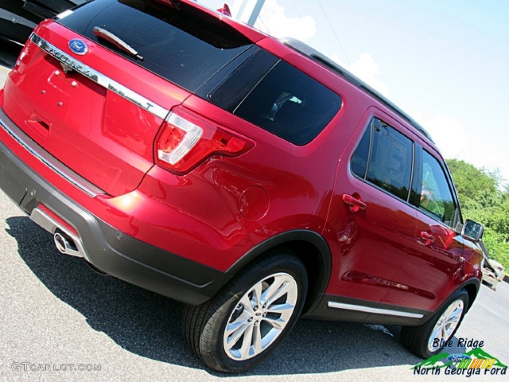 2018 Explorer XLT - Ruby Red / Ebony Black photo #33