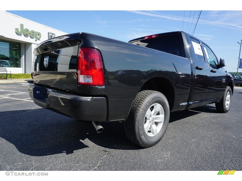 2018 1500 Express Quad Cab - Brilliant Black Crystal Pearl / Black/Diesel Gray photo #11