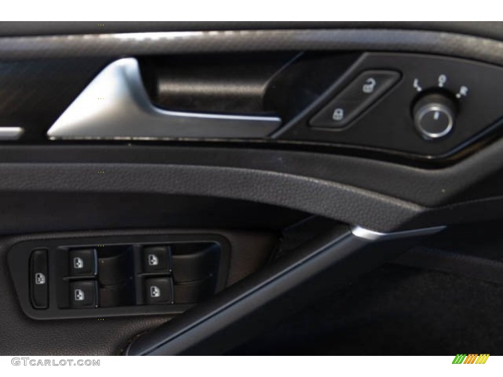 2016 Golf R 4Motion w/DCC. Nav. - Limestone Gray Metallic / Black photo #30