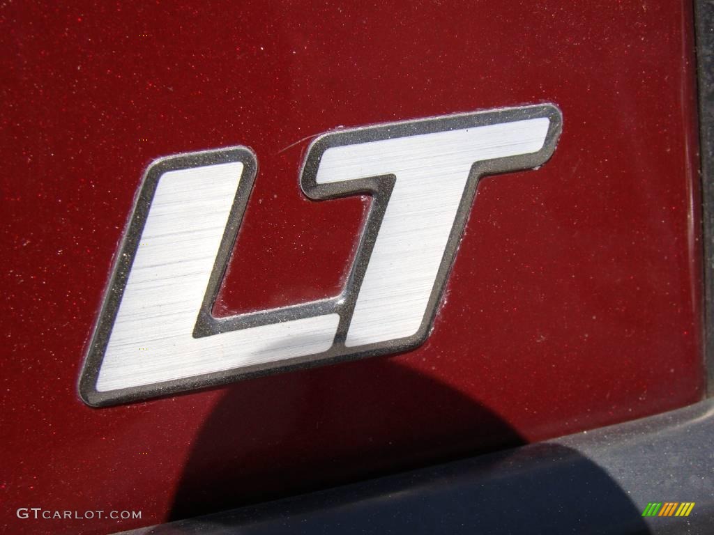 2004 TrailBlazer EXT LS - Majestic Red Metallic / Light Cashmere photo #31