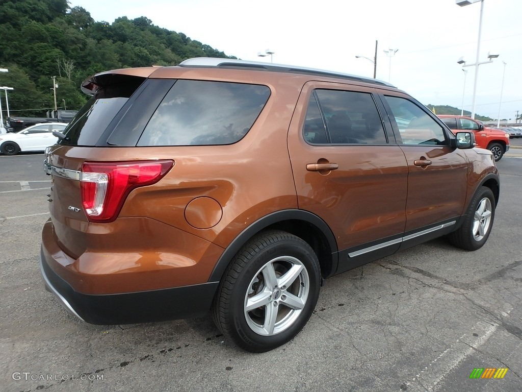 2017 Explorer XLT 4WD - Canyon Ridge / Ebony Black photo #2