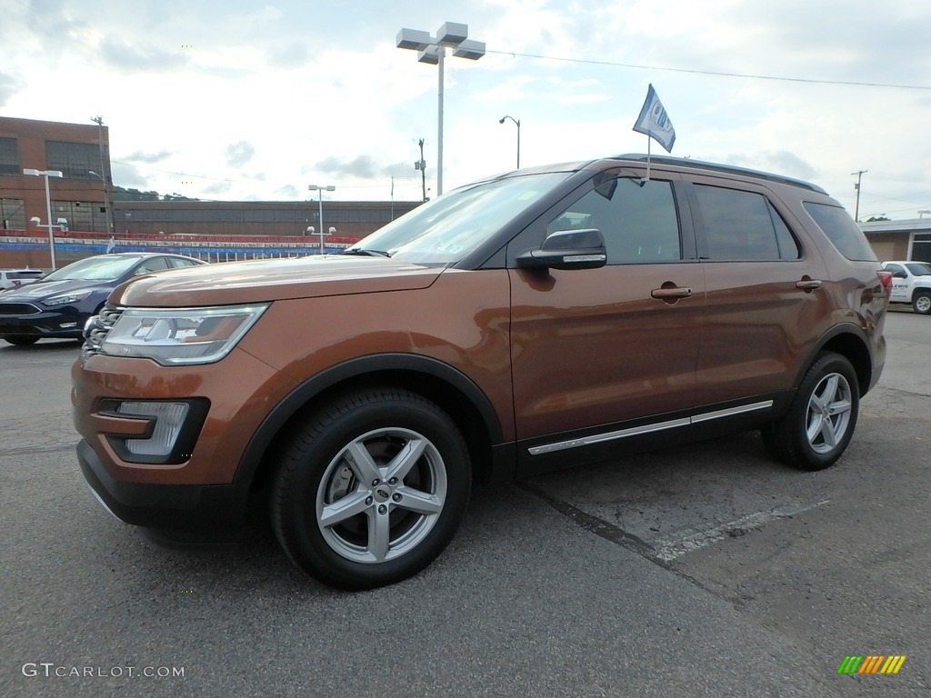 2017 Explorer XLT 4WD - Canyon Ridge / Ebony Black photo #7