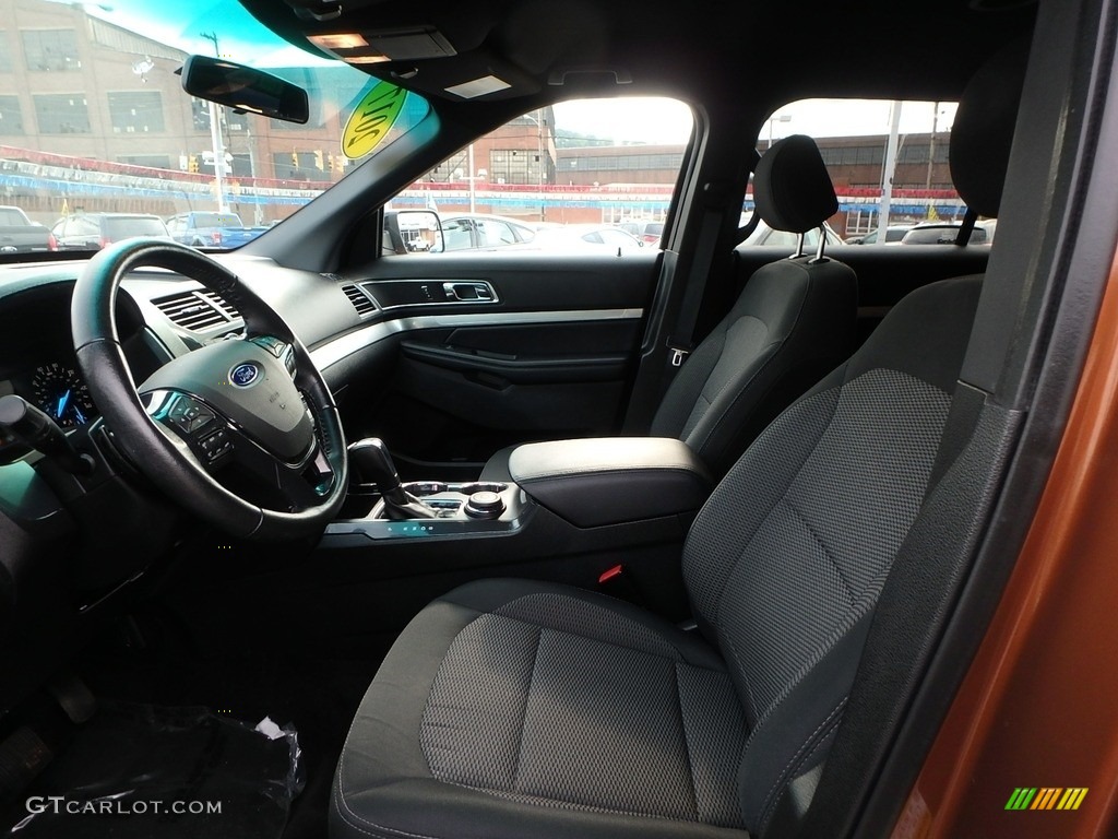 2017 Explorer XLT 4WD - Canyon Ridge / Ebony Black photo #11