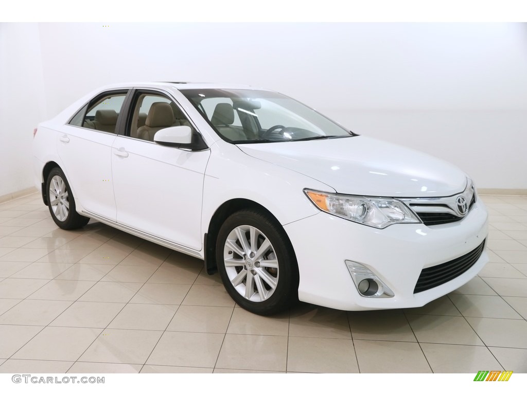 2013 Camry XLE V6 - Super White / Ivory photo #1