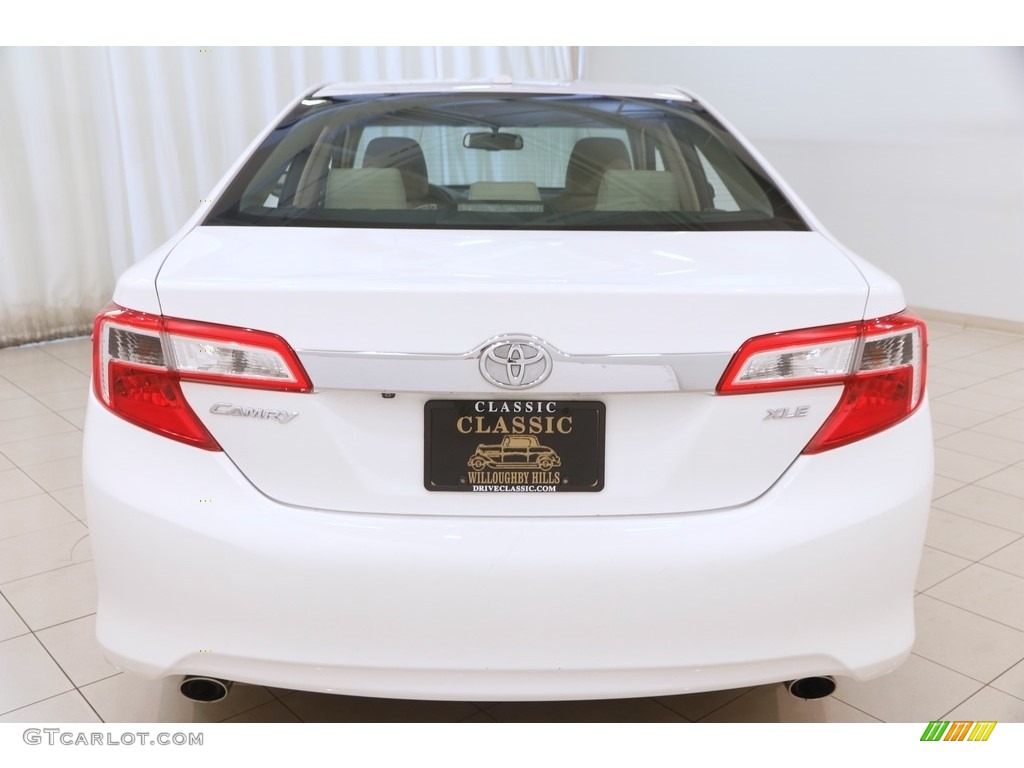 2013 Camry XLE V6 - Super White / Ivory photo #20