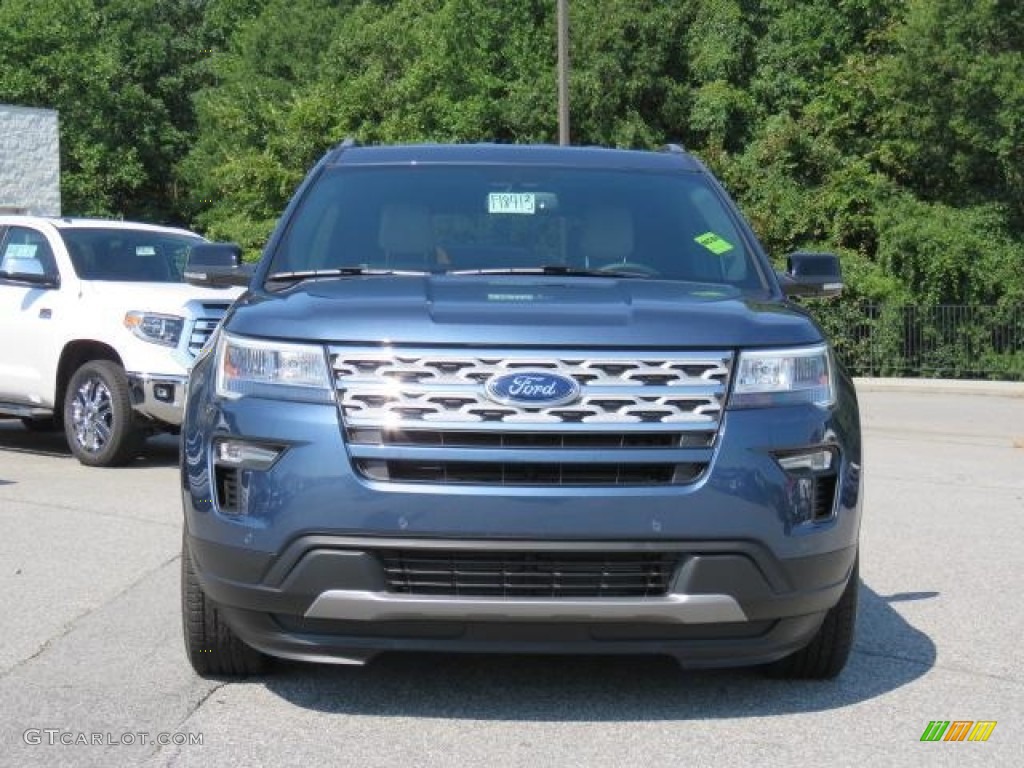 2018 Explorer XLT - Blue Metallic / Medium Stone photo #2