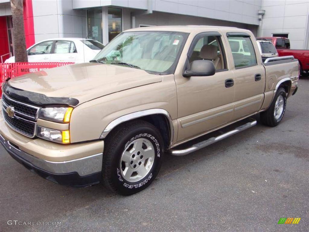 2007 Silverado 1500 Classic LS Crew Cab - Sandstone Metallic / Tan photo #3