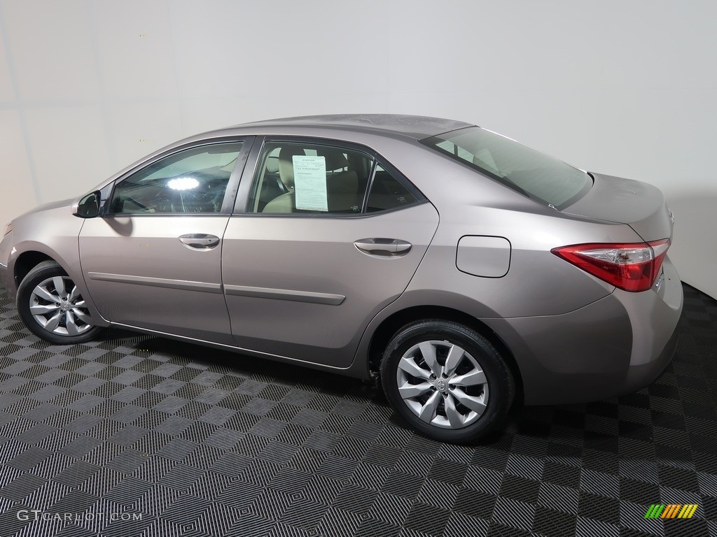 2016 Corolla LE - Brown Sugar Metallic / Ivory photo #9