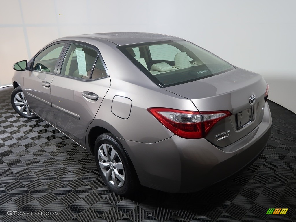 2016 Corolla LE - Brown Sugar Metallic / Ivory photo #10