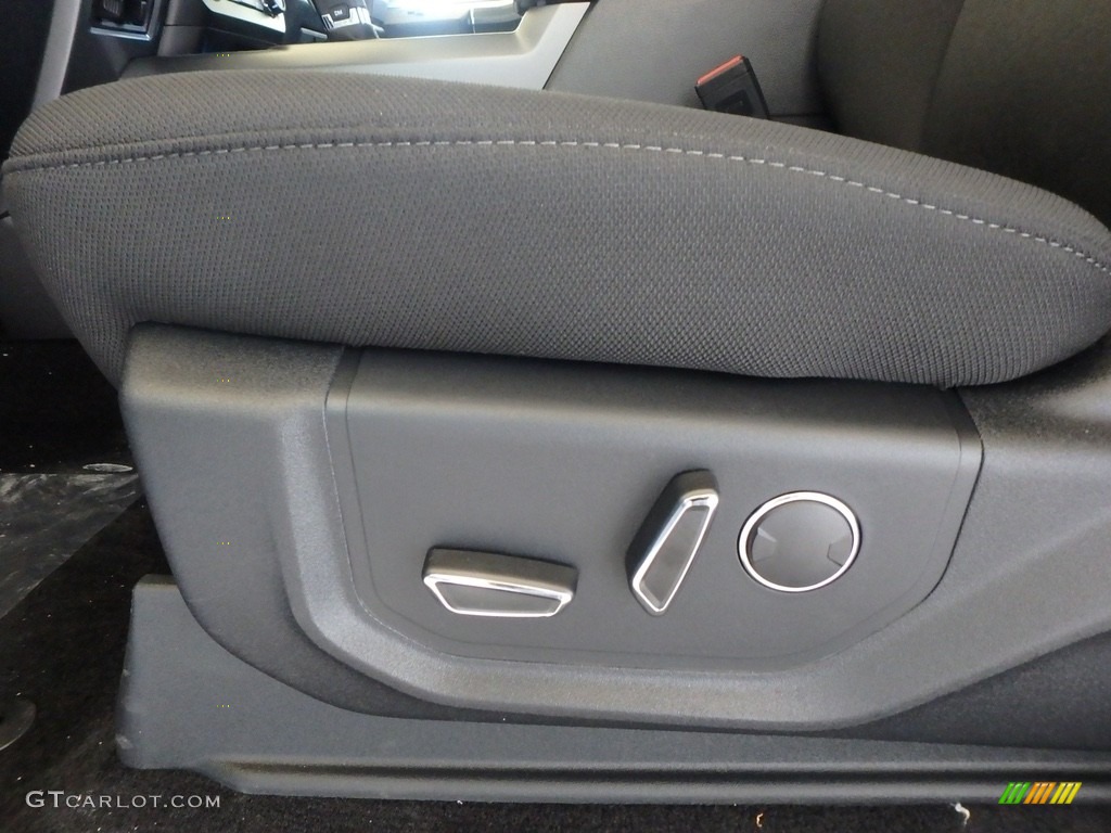 2018 F150 XLT SuperCab 4x4 - Ingot Silver / Black photo #11