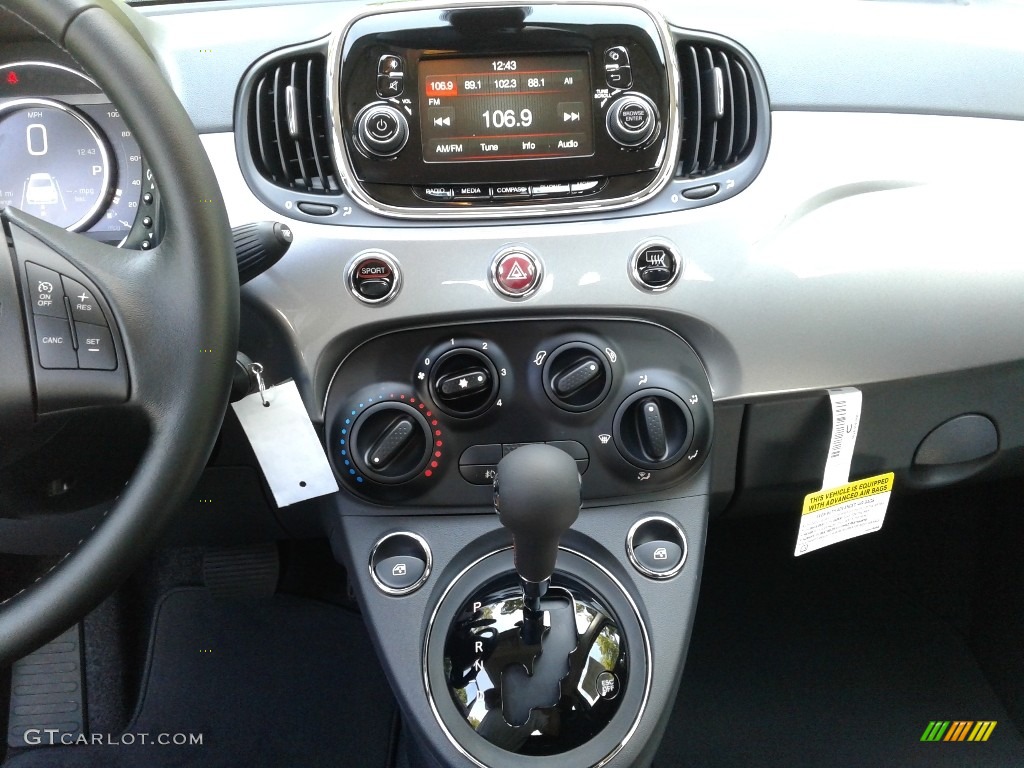 2018 Fiat 500 Pop Controls Photo #128715973