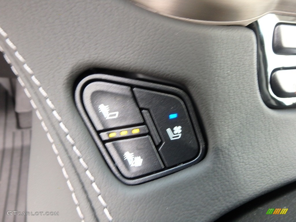 2019 GMC Yukon XL Denali 4WD Controls Photo #128716702