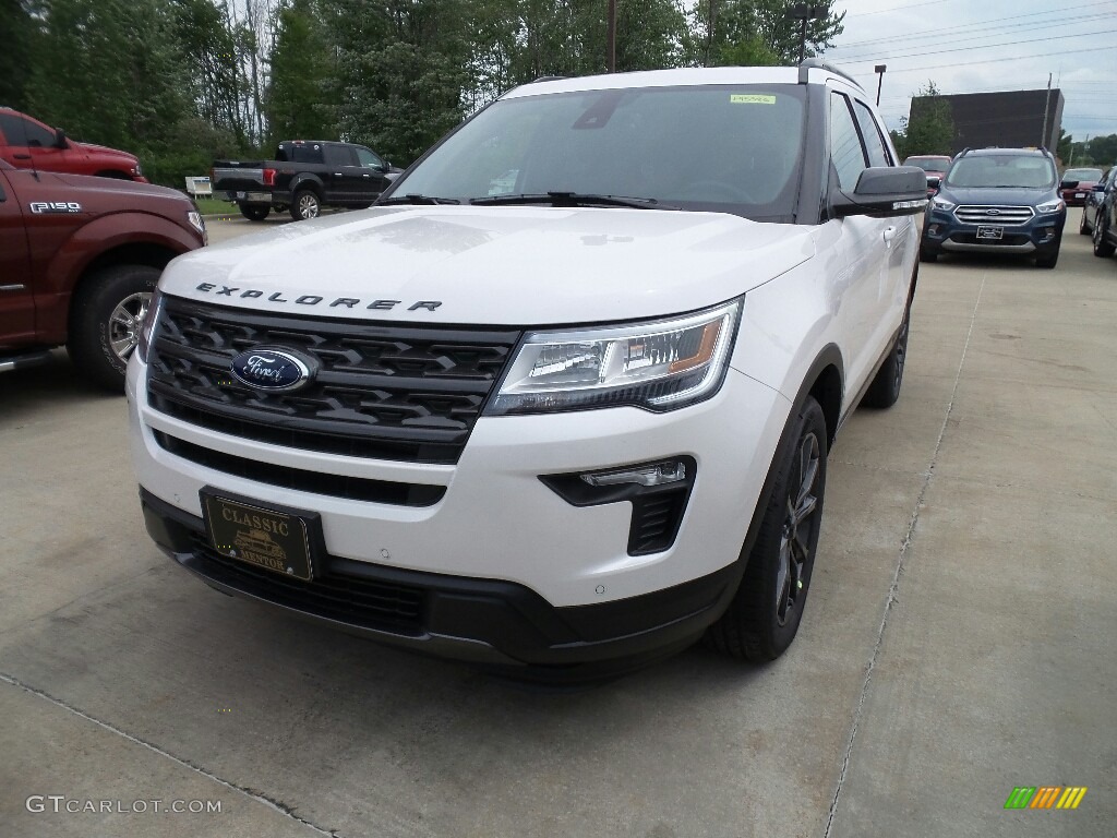 2018 Explorer XLT 4WD - White Platinum / Ebony Black photo #1