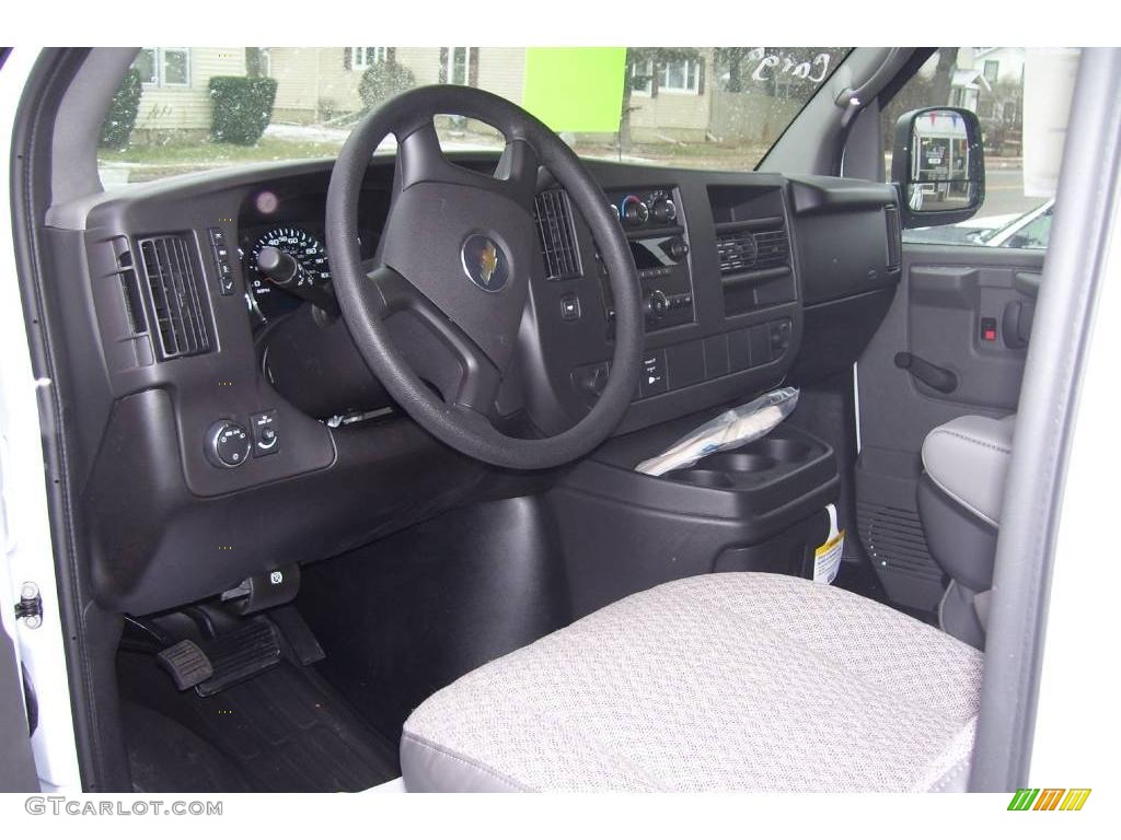 2008 Express 2500 Cargo Van - Summit White / Medium Pewter photo #18